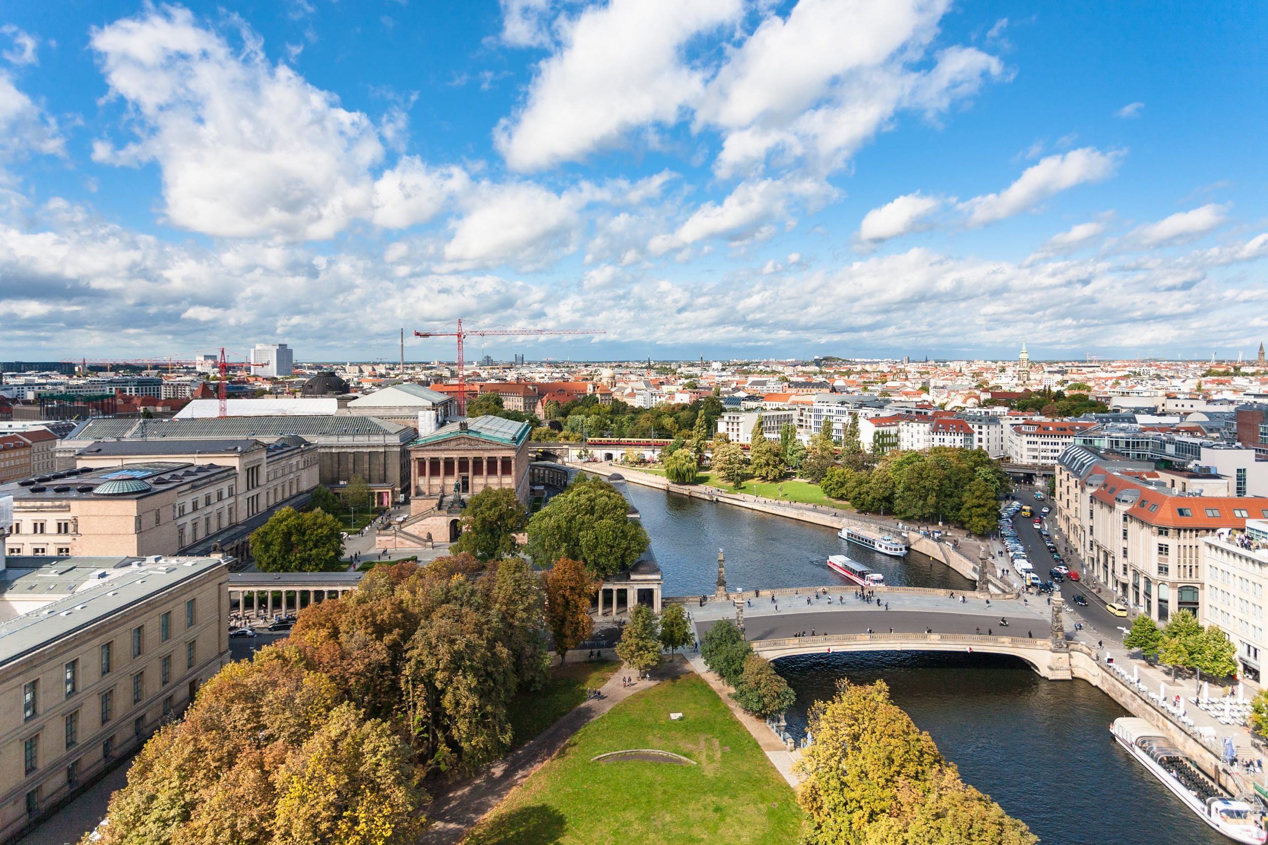 Berlin spends €1 billion buying back apartments